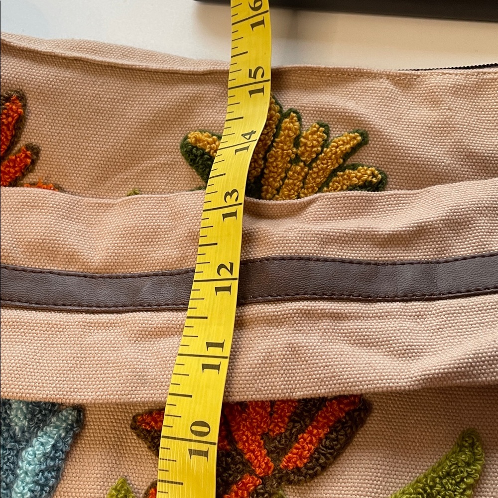 Magnolia Floral Embroidered Shoulder Bag/Purse - Picture 10 of 10